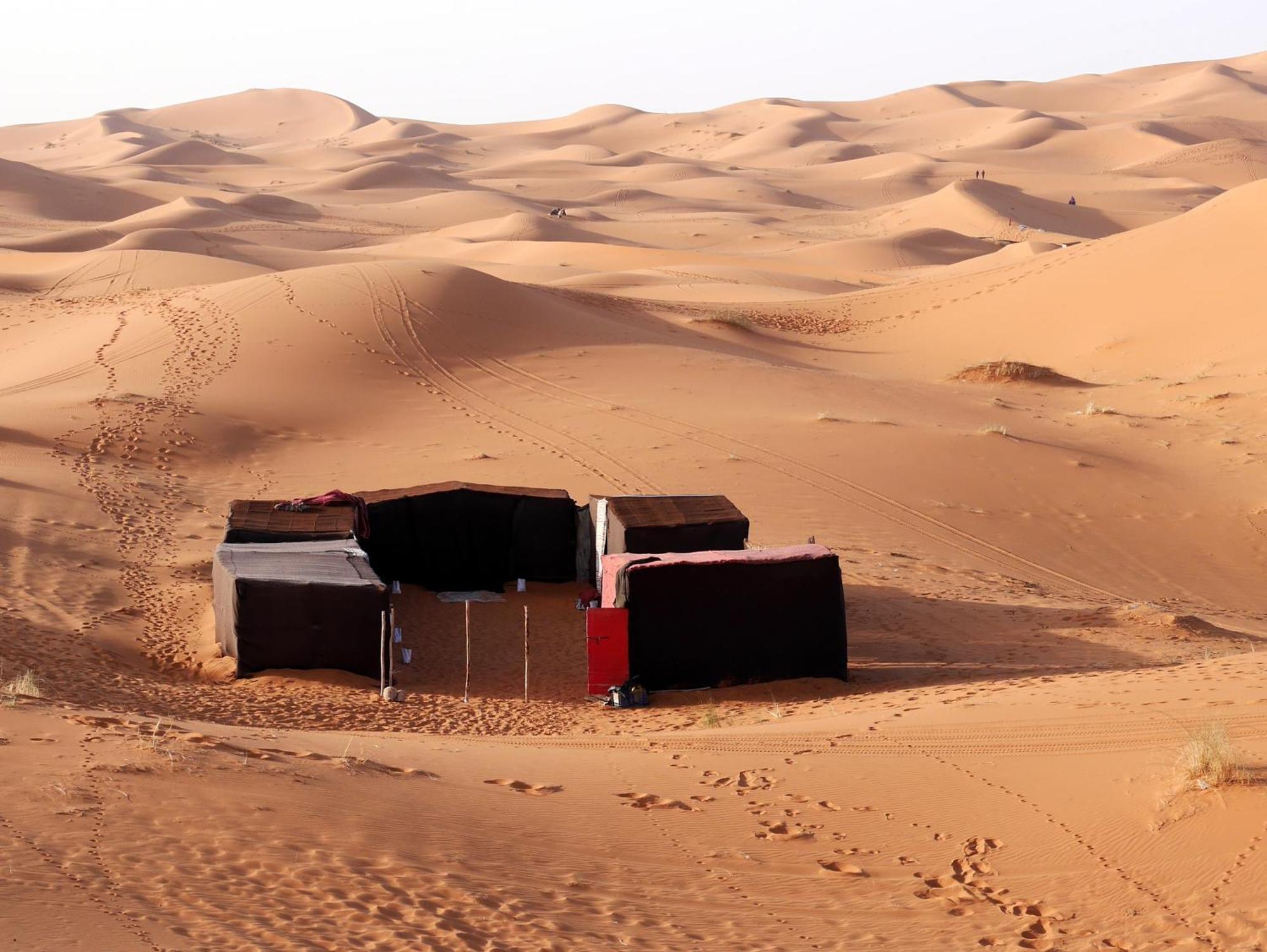 La Vallee Des Dunes - Auberge, Bivouacs Et Excursions Мерзуга Экстерьер фото